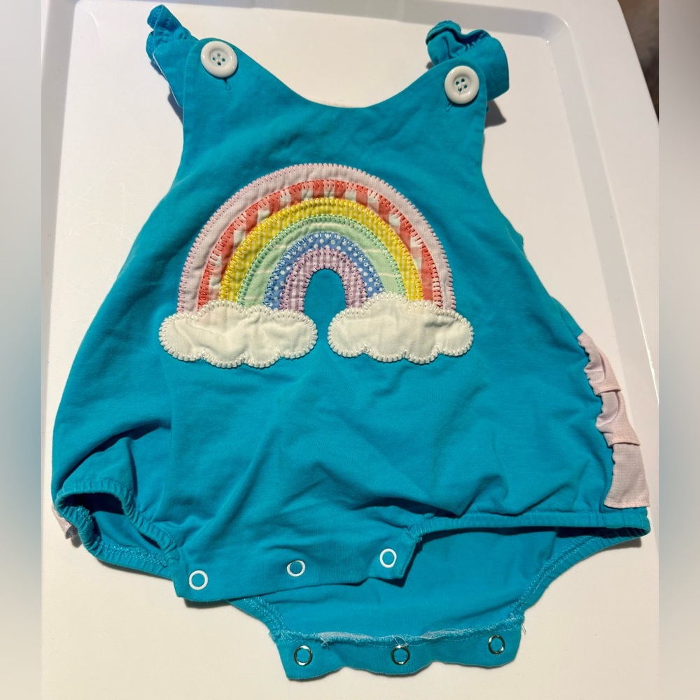 Natalie Grant Rainbow Baby Ruffle Butt Bubble with Rainbow Design 3m